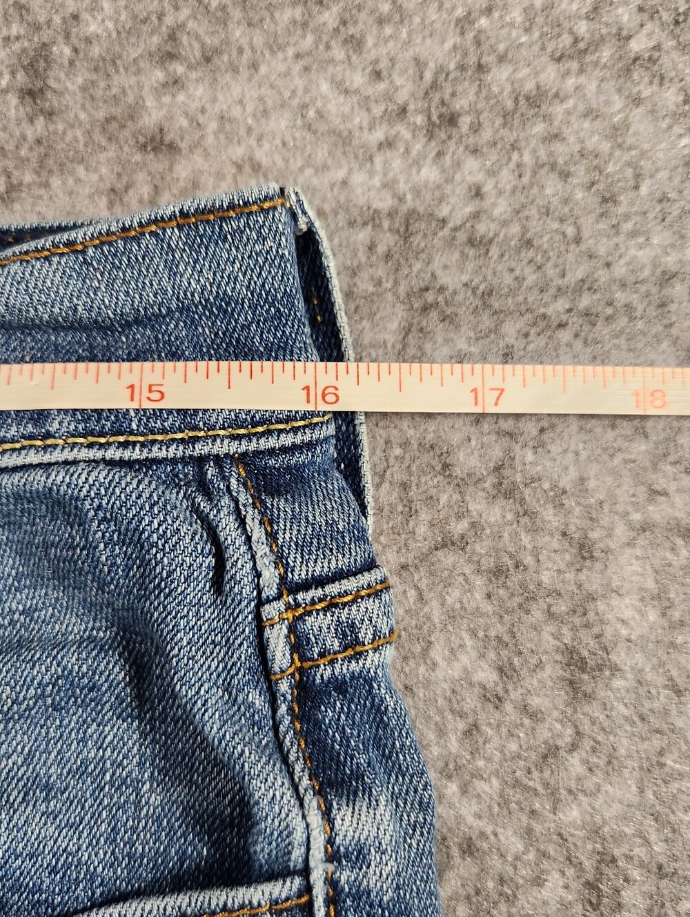 Levi's 515 Light Blue Cropped Capri Women's Jeans with Rolled Cuffs Size 10 - Picture 8 of 11